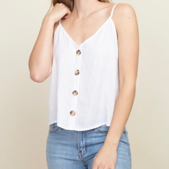 Last one size SM!! Armora’s | White Button Up Top - Picture 4 of 8